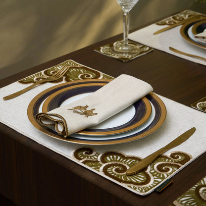 Crafted Nesting Pair Scalloped Edge Dinner Napkins